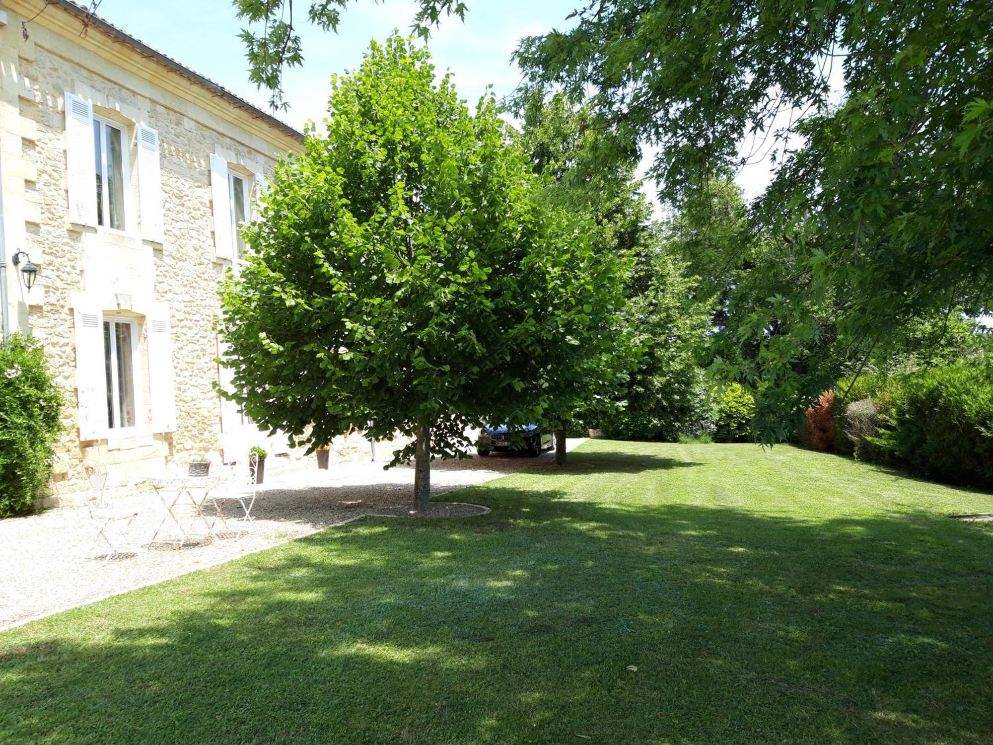 Bed and Breakfast La Gentilhommiere Saint-Aubin-de-Branne Exterior foto